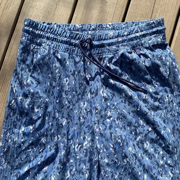 Athleta Avenue Wide Leg Crop Pants in blue print size 10 - Picture 4 of 15